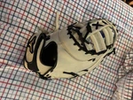 Mizuno Mvp Prime First Baseman 31.25 Left Hand Throw Leather White/black. Fixed Price $75.00.