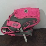 Franklin Cfs 22700 10 1/2" Softball Baseball Glove Right Hand Throw Pink. Fixed Price $12.99.