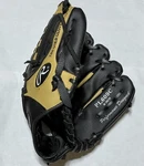 Rawlings PL609C 10IN Left Hand Baseball Glove. Fixed Price $10.00.