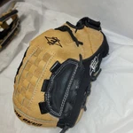 Easton Flex 10.5 Youth Fielders Baseball Glove ZFX105 Lht. Fixed Price $19.99.