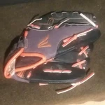 Easton Zflex Glove Rht 10.5 Leather Palm Man Made Hook Loop Cinch ZFX1051. Fixed Price $15.00.