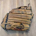 Easton 13" EX1302 Lht Competitor Series Leather Baseball Glove Mitt. Fixed Price $19.99.