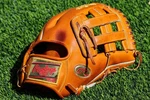 Rawlings Heart Of The Hide Horween 12.5 Rht PRO208-6T Gold Label Baseball Glove. Fixed Price $700.00.