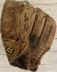 Wilson A2005 Usa Pro Model Jim Catfish Hunter Baseball Glove Right Hand Thrower. Fixed Price $34.99.