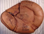 1960'S Bill Freehan Wilson A2575 Catchers Mitt Glove Rh Usa Detroit Tigers Patch. Fixed Price $29.99.