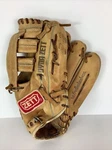 Vtg Dyna Zett Baseball Glove Rht Professional ZPG-909 Belt Web Steer-hide. Fixed Price $49.95.