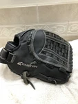 Easton Mako Elite Girls Broken In Game Ready 12.5 Softball Glove Right Throw. Fixed Price $85.00.