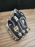 Louisville Tpx Helix Youth Baseball Glove HXY1050 9.5" Rht Right Hand Throw. Fixed Price $19.99.