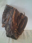 Rawlings FP120 12" Fast Pitch Leather Softball Glove. Throw Right.. Fixed Price $16.78.