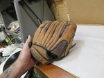 Easton Baseball Glove NE12Y Model Natural Elite Steerhide Rht. Fixed Price $24.79.