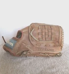 Vtg Wilson Leather Baseball Glove A2654 Rht Tom Glavine Signature Edition 10". Fixed Price $17.48.
