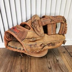 Vtg Macgregor G15T Rod Carew Autograph Model 12" Right Hand Throw Baseball Glove. Fixed Price $19.00.