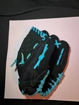 Rawlings Savage S10NB 10" Youth Baseball/t-ball Glove Rht Black/blue. Fixed Price $12.00.