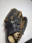 Louisville Slugger T9L1350 Black Leather Softball Glove 13.5 Inch Rht. Fixed Price $18.70.