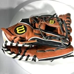 Wilson A500 A05RB21115 Youth Baseball Leather Glove 11.5 Soft Right Hand Throw. Fixed Price $80.90.
