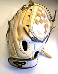 Mizuno 12" Gmvp 1200PF4W Fastpitch Model Right Hand Throw Parashock & Palm Pad. Fixed Price $85.00.