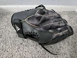 Adidas Youth Kids Baseball Catcher's Glove Mitt Rht. Fixed Price $24.00.