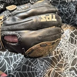 Louisville Tps Tpx FT1275 Baseball Glove Rht - Fastpitch Series 12.75". Fixed Price $35.00.