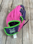 Franklin Ball Glove Air Tech 22881 8.5INCHRIGHT Hand Thrower Soft Easy Close. Fixed Price $12.00.