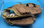 Brett Bros. Pro Model: GLV-016 Baseball Mitt Glove 9.5 Inch Rht George. Fixed Price $22.99.