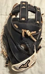 Mizuno Catchers Mitt. Fixed Price $70.00.