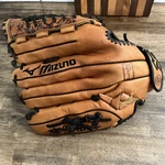 Mizuno Fastpitch Glove 13" GFN1309 Finch Softball Right Hand Throw Brown Leather. Fixed Price $21.95.
