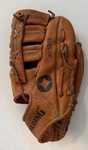 Spalding 42-5365 Classic 13" Softball Ez-flex Glove Rht 100% Top Grain Leather. Fixed Price $29.99.