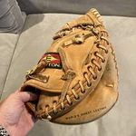 Awesome - Easton EX205 Flex Action Palm Baseball Catchers Mitt / Glove. Fixed Price $49.99.