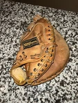 Wilson A9880 Catchers Mitt Vintage Genuine Leather Made Usa Aged Brown Rht. Fixed Price $20.00.