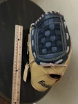 Franklin Fieldmaster Baseball Glove 22606L-10.5. Fixed Price $10.00.