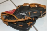 Kids Rawlings Baseball Glove Rht Player Series 9" Simulated Leather. Fixed Price $8.11.