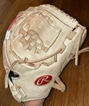 12.5 Rawlings Gold Glove Elite - GGEFP125BW Fastpitch Softball. Fixed Price $45.99.