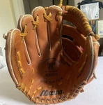 Mizuno North American Steerhide MZ1122 Super Flex Palm Lht Good Condition. Fixed Price $24.99.