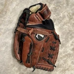 Louisville Slugger L1000 Xe 10" Youth Baseball Glove Lh Rht. Fixed Price $14.99.
