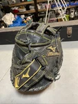 Mizuno GXS-92D2 12 Women Girls Fastpitch Softball Catchers Mitt Right Throw. Fixed Price $55.00.