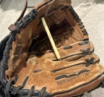 Wilson AO440 Fastpitch Baseball Glove Leather 11" Adjustable Strap Rht. Fixed Price $11.23.