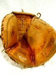 Wilson A2526 Rh Catchers Glove-carlton Fisk Player Model-twin Action. Fixed Price $39.99.