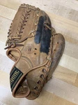 1960'S Regent Curt Simmons Baseball Leather Glove # Model 5128 Rht Box. Fixed Price $14.99.