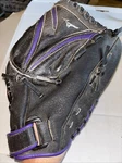 Ladies Mizuno GPP1209D5 Finch Grain Leather Softball Glove Rht. Fixed Price $15.00.