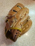 Baseball Glove Doug Rader Wilson A2181 Autograph Model Snap Action Mitt Vtg 9.5. Fixed Price $20.00.