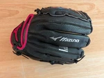Mizuno GPP-1005F2 Girls Jenny Finch Softball Glove Right Throw. Fixed Price $17.49.