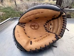 Easton Elite 11 NE2Y Rht. Fixed Price $24.00.