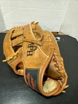 Louisville Slugger Signature Model Fred Lynn Hbg 7-84 Right Hand Throw 13. Fixed Price $26.95.