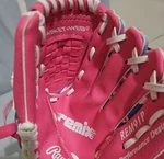 Youth Rawlings Baseball Glove Ages 3-5 Remix REM91P Pink & Blue. Fixed Price $12.95.