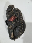 Louisville CTPX-221 32 Well Padded Baseball Catchers Mitt Right Hand Throw. Fixed Price $67.99.
