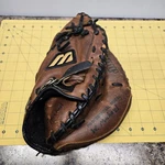 Mizuno GXO-71 Right Hand Throw Pro Scoop World Win Catchers Mitt 32. Fixed Price $39.00.