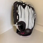 Mizuno Finch Fastpitch Youth Girls GLOVE-GPP1155F3- Rht-used/vg. Fixed Price $22.00.
