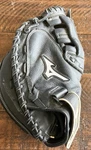 Mizuno Baseball Softball Select Catchers Mitt 32.5 GXS-102 Lht Youth Junior. Fixed Price $69.95.