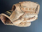 Wilson 10" A2104 Jim "catfish" Hunter Baseball Glove Right Hand Thrower. Fixed Price $19.99.
