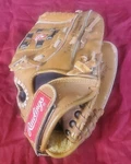 Rawlings Right Hand Baseball Glove RBG2W Deep Well 10 Youth Mark Mcgwire. Fixed Price $10.99.